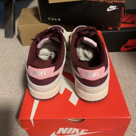 Dunk Low Premium Valentine's Day - Picture 3 of 5